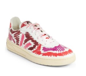 Image of sale on X Veja V-10 Low Top Sneaker Size 7