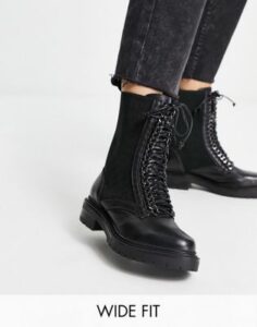 Image of sale on Simply Be Wide Fit Leather Pull on Chelsea Flat Ankle Boots with Cleated Sole in Black