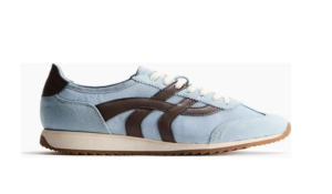 Image of sale on Sneakers